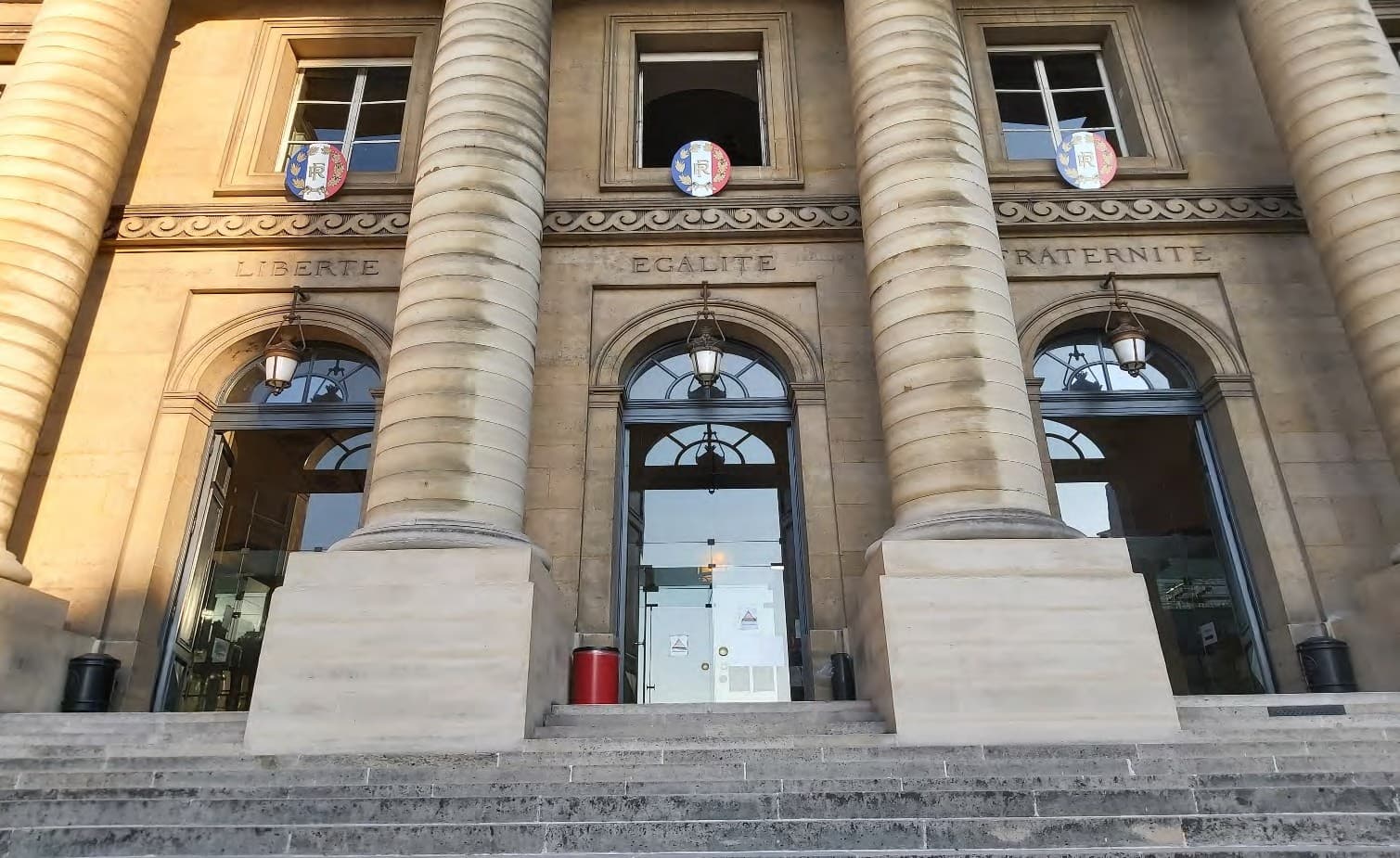 Palais de Justice de Paris — Sanitaires publics